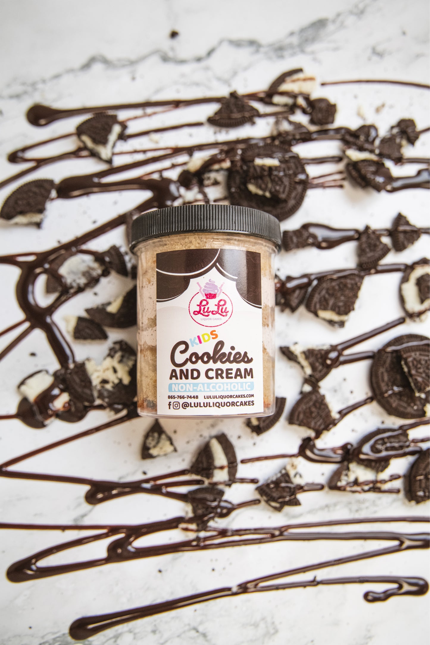 Kid Cookies and Cream Cake Jar